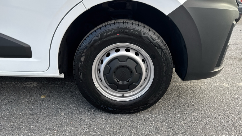 Renault Master Mwb Diesel Fwd MM35 Blue dCi 130 Advance Medium Roof Van